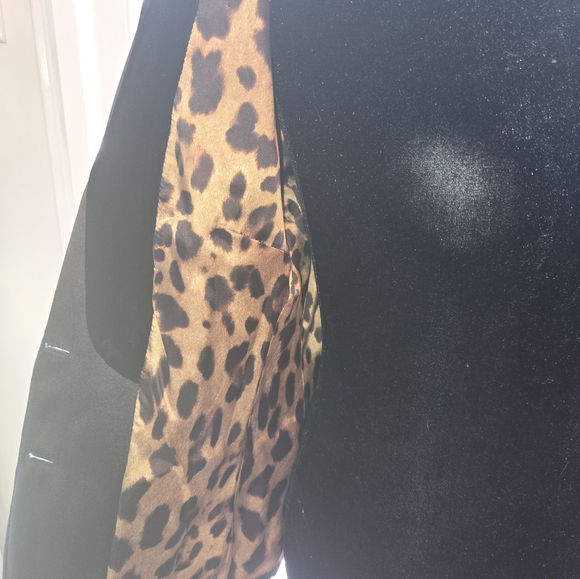 Dolce & Gabbana (D&G) velvet tuxedo blazer. EUC Size 42 - Picture 10 of 14